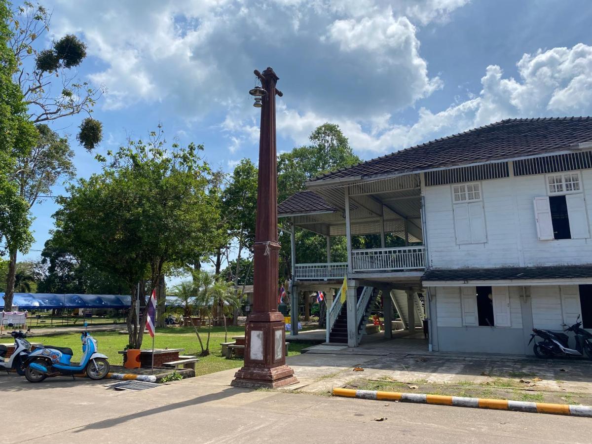 Malee Sirin Old Town Hotell Ko Lanta Exteriör bild