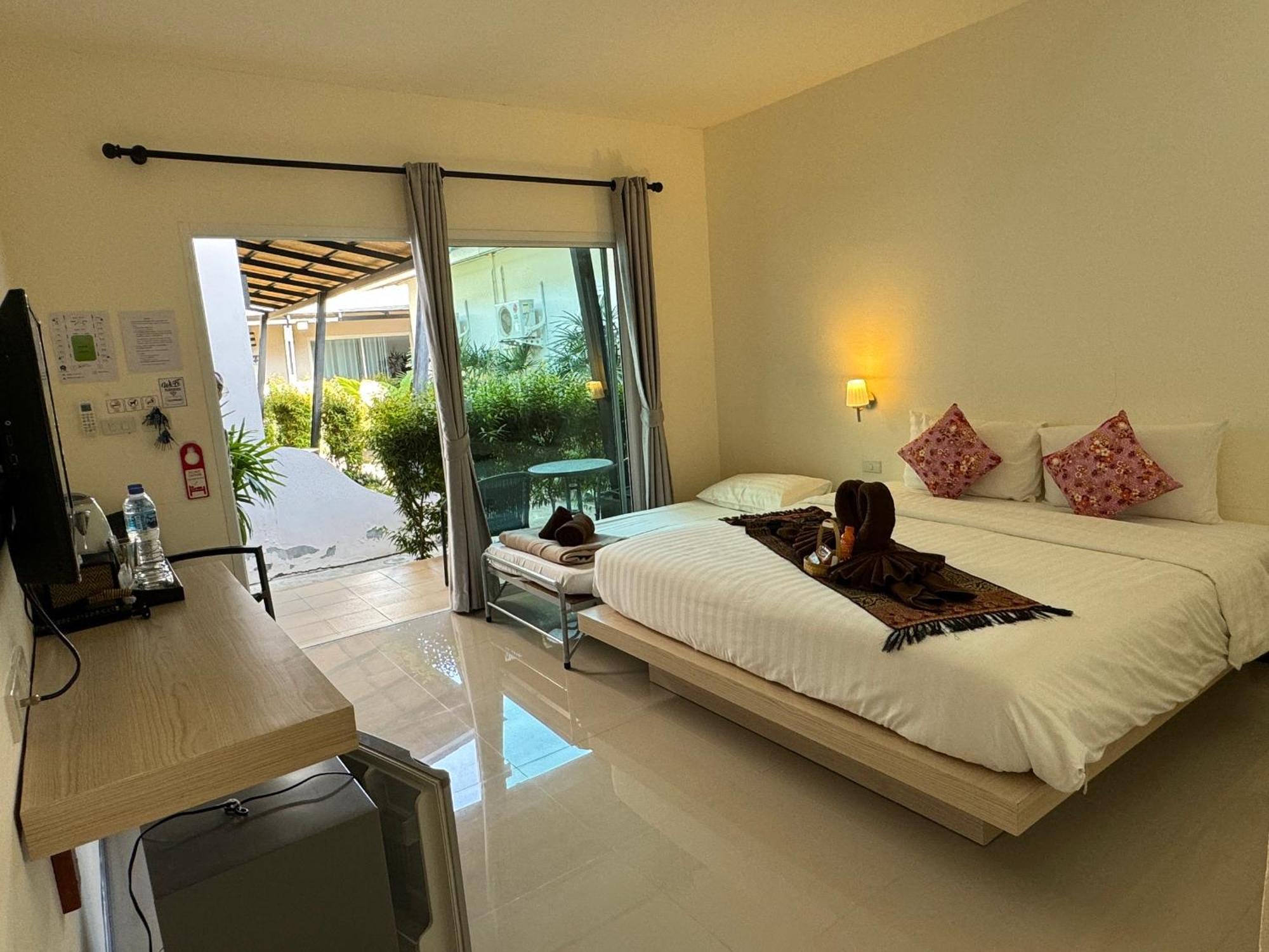 Malee Sirin Old Town Hotell Ko Lanta Exteriör bild